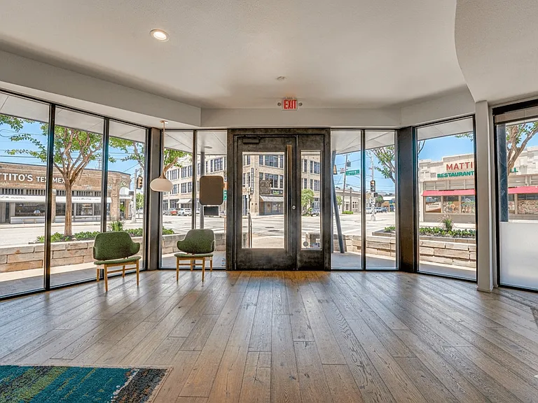 Vue Live Oak — Photo 17