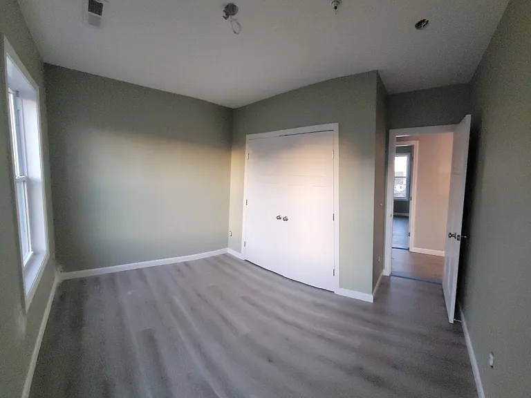 14 Clarendon St #1 — Photo 5
