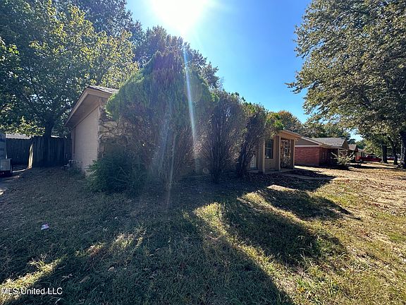 4th image of 3145 Mayfair Dr