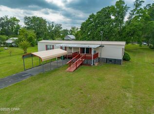 1749 Carolina St, Alford, FL 32420