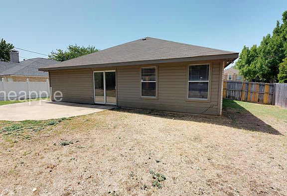 2nd image of 305 S Meadowbrooke Dr