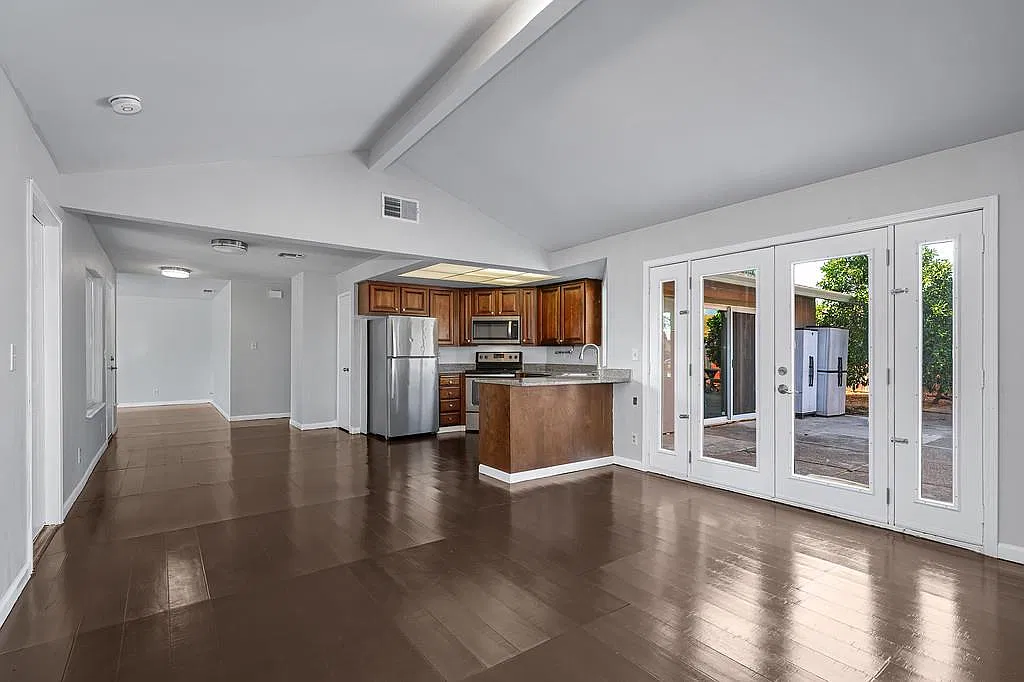 4 bed, 1635 sqft, $2,800 — Photo 4