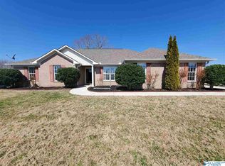 136 Edgebrook Dr, Ardmore, AL 35739