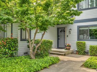 21 Village Pkwy, Napa, CA 94558
