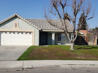 308 Lazy River Ln, Bakersfield, CA 93307