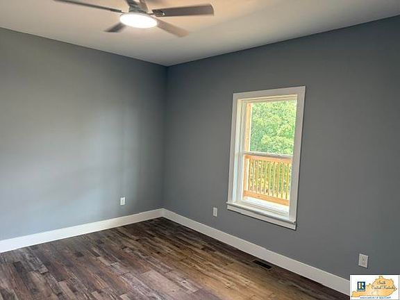 3rd image of 509 Head Rd