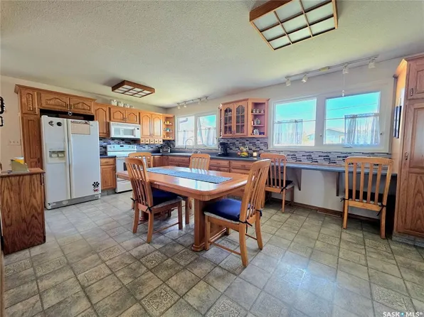 101 Fraser AVENUE, Oxbow, SK S0C 0B6