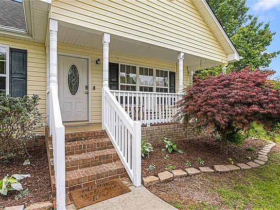 4th image of 307 Mallard Creek Dr