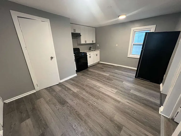 93 Spruce St #1R — Photo 6