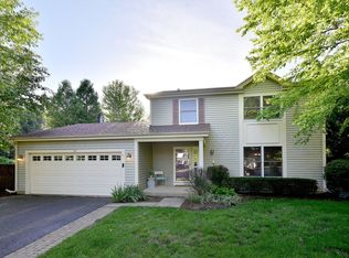23 Rosewood Ct, Cary, IL 60013