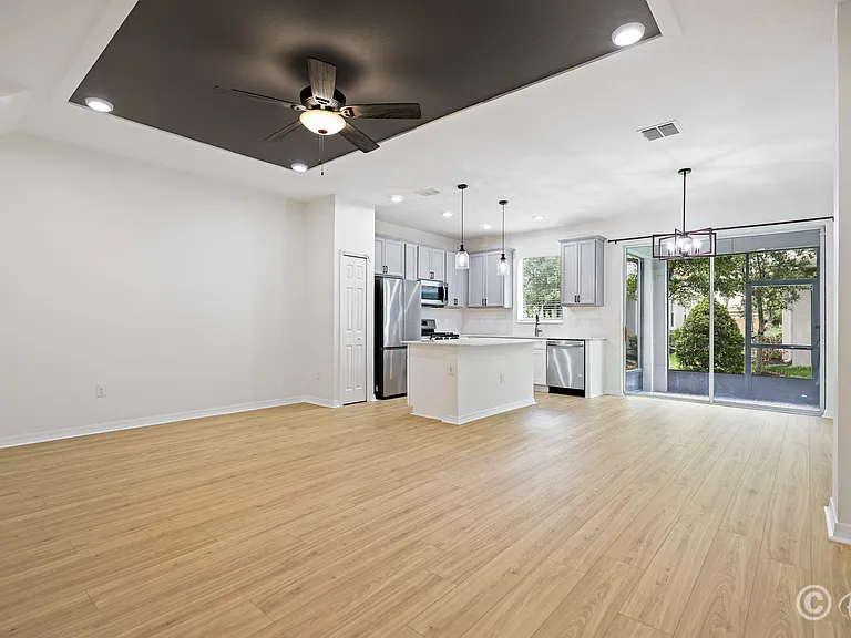 5736 Skytop Dr — Photo 6