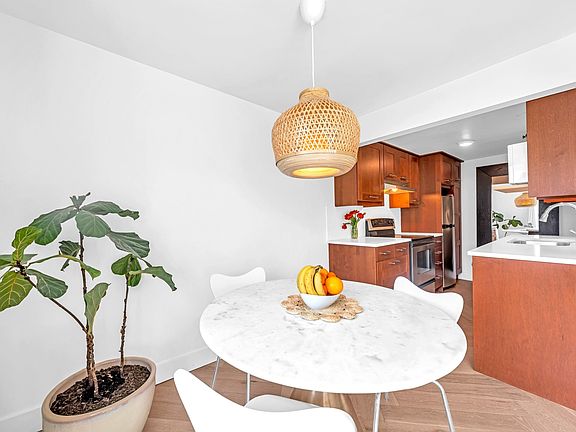5th image of 1480 Arbutus St #34