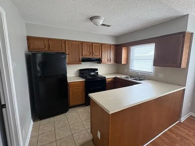 118 W Victoria Ct #D — Photo 9