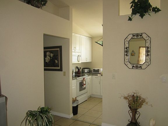 3rd image of 1828 Kismet Pkwy E