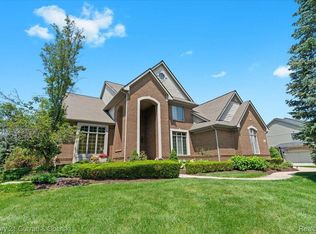 44063 Cypress Point Dr, Northville, MI 48168