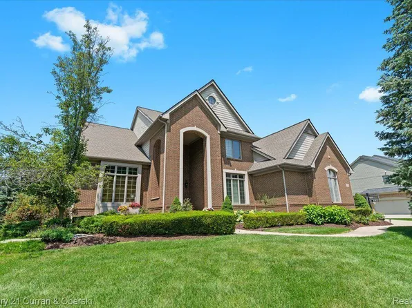 44063 Cypress Point Dr, Northville, MI 48168