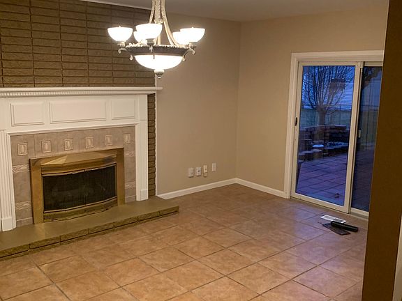 2nd image of 559 S Bryar St #1