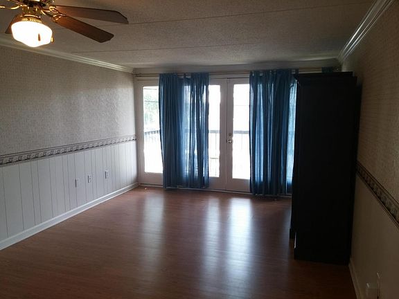 4th image of 2749 Sullins St #A202