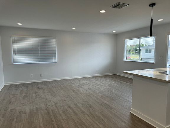 5th image of 836 E Tiffany Dr APT 4
