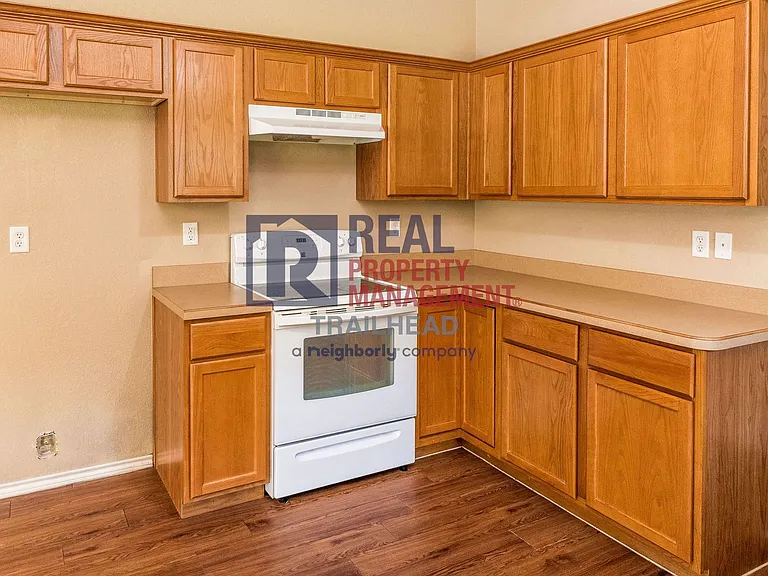 703 Bryan St — Photo 11