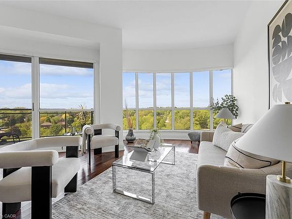 5th image of 2511 Lakeshore Rd W #811