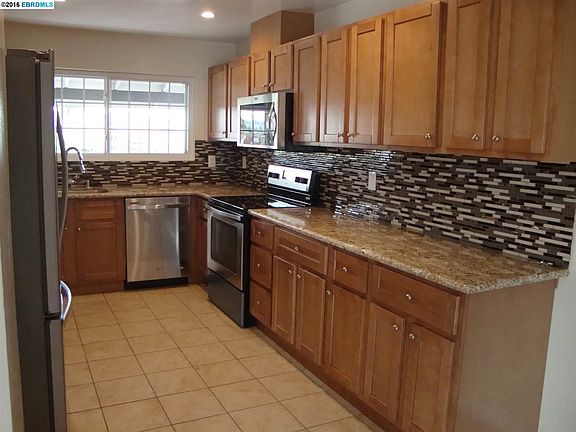 5th image of 2141 Birch Ct