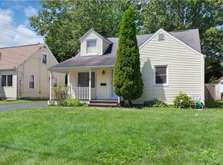 16 Wellington Rd, North Syracuse, NY 13212