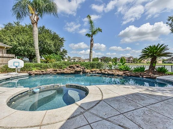 4th image of 3915 Abbeywood Dr