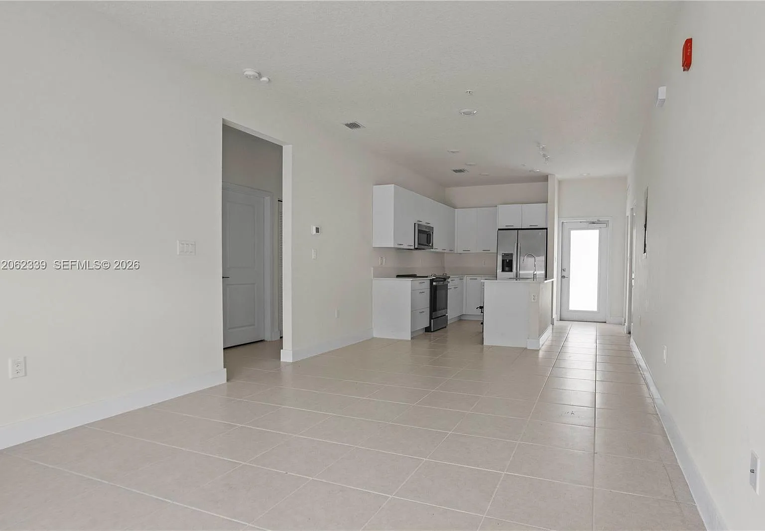 3 bed, 1124 sqft, $3,600 — Photo 3
