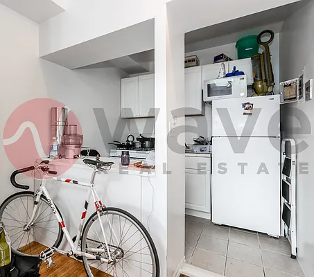 Rented by Wave Real Estate Group | media 7