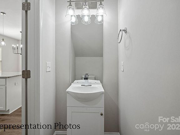 5th image of 215 Lake George Dr