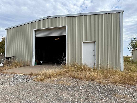 2nd image of 2525 S 42nd St
