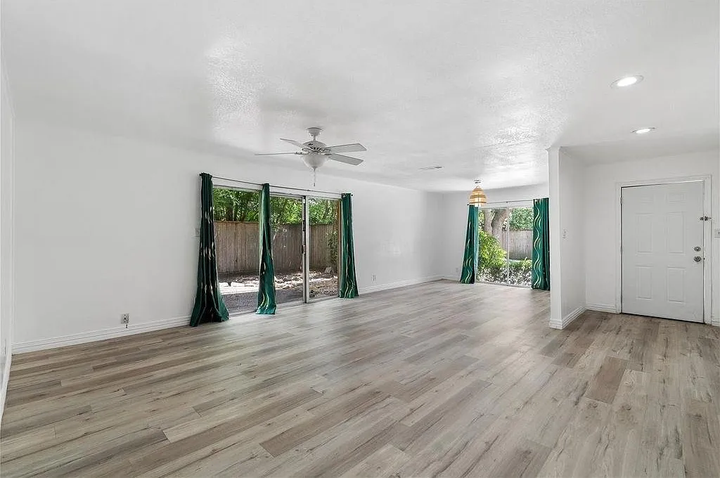2 bed, 2.0 bath, 1691 sqft, $2,300 — Photo 2