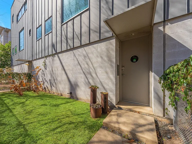4001 Bowser Ave #B — Photo 2