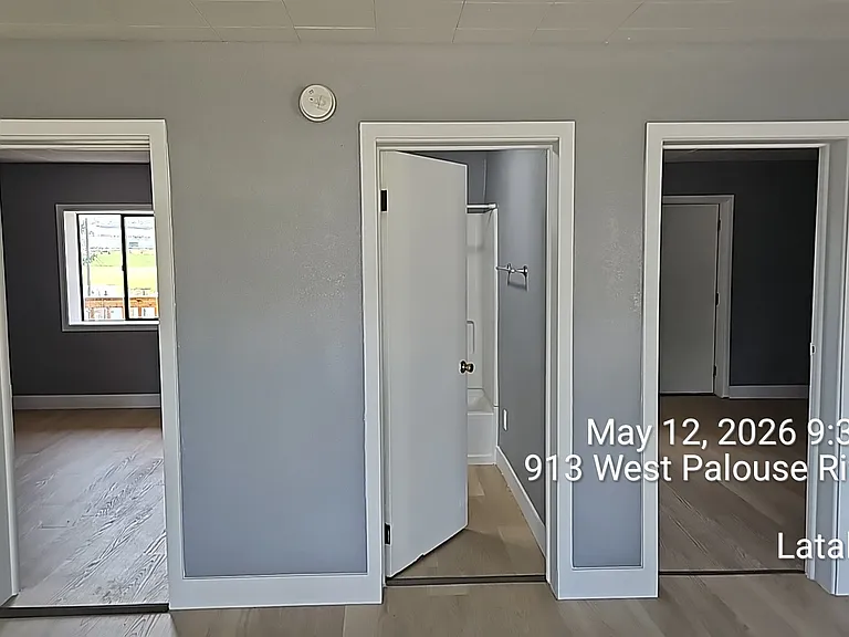 913 W Palouse River Dr #1 — Photo 5