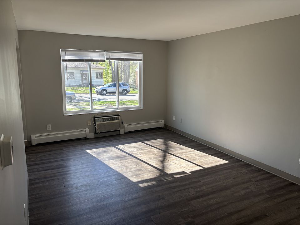 1st image of 2680 Woodward Ave SW #11576141
