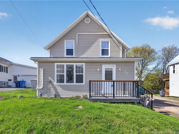 83 Lansdowne St, Campbellton, NB E3N 2M4
