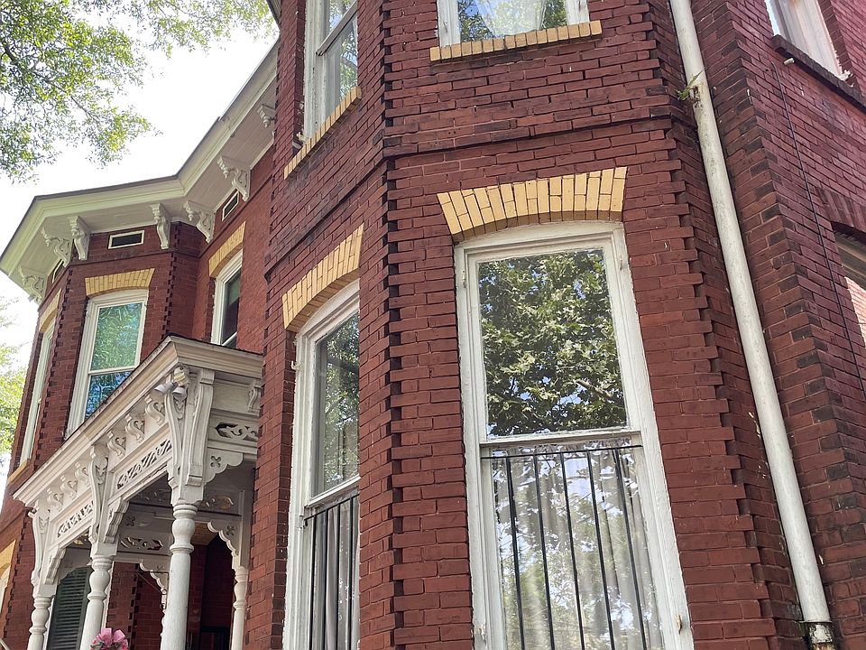 Bay window with large windows for natural light.