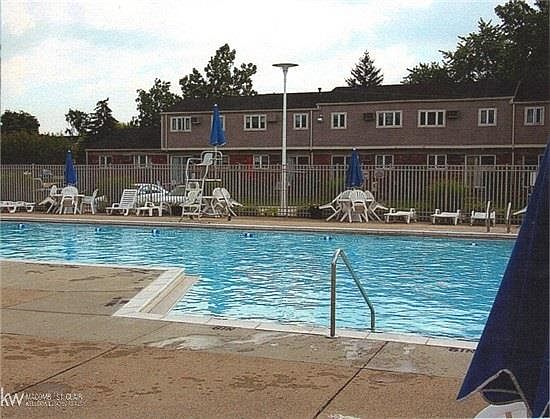 3rd image of 37283 Great Oaks Ct