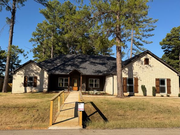 12104 Pinecrest Dr