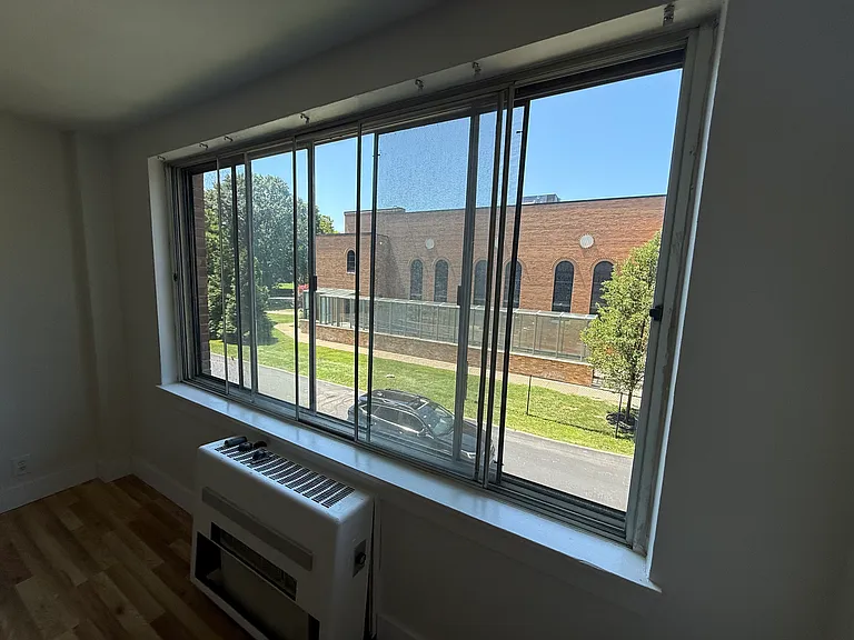 1000 East Ave #204 — Photo 3