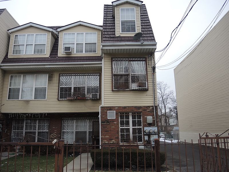 1st image of 10825 160th St Fl 1