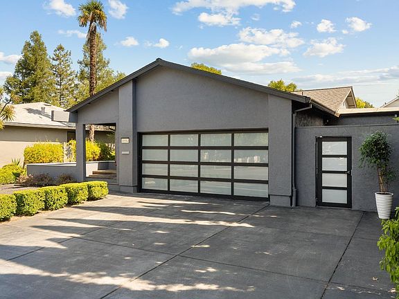 3rd image of 19352 Junipero Serra Drive