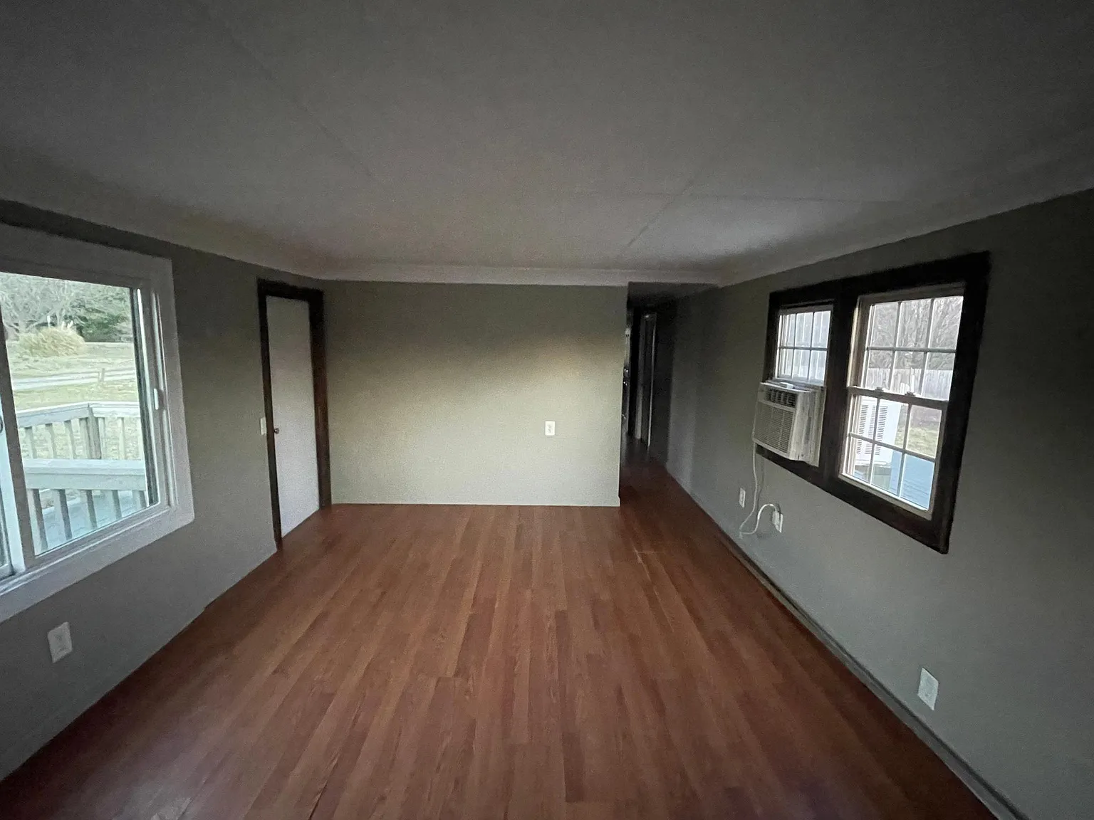 2 bed, 700 sqft, $1,050 — Photo 2