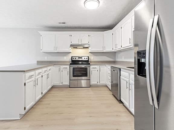 3rd image of 109 Rystan Pl