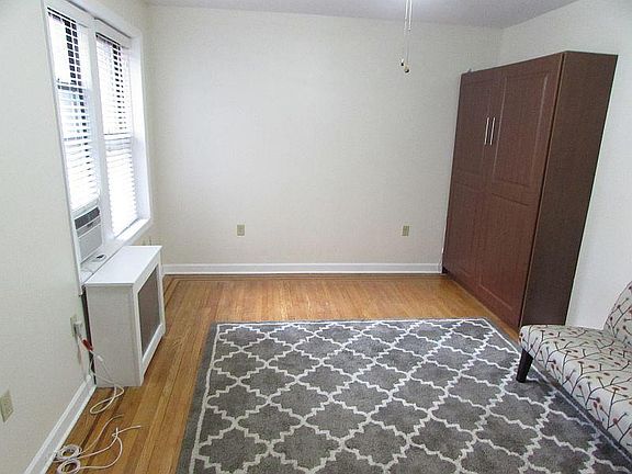 4th image of 36 Duncan Ave #7004