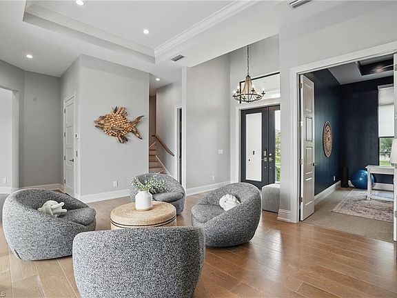 4th image of 258 Capistrano CT