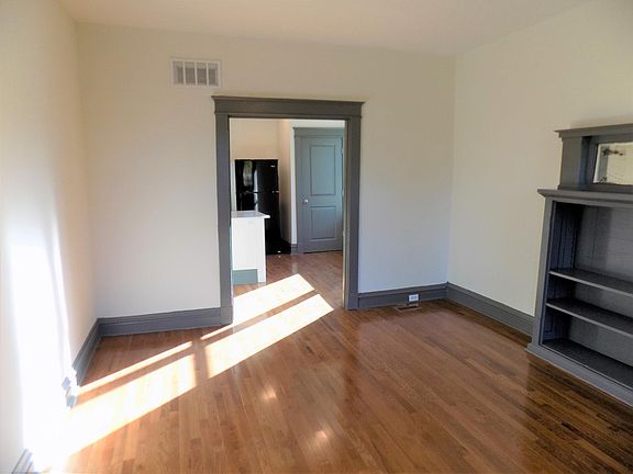 5th image of 4158-4160 De Tonty St