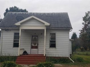 307 E York St, Camp Point, IL 62320