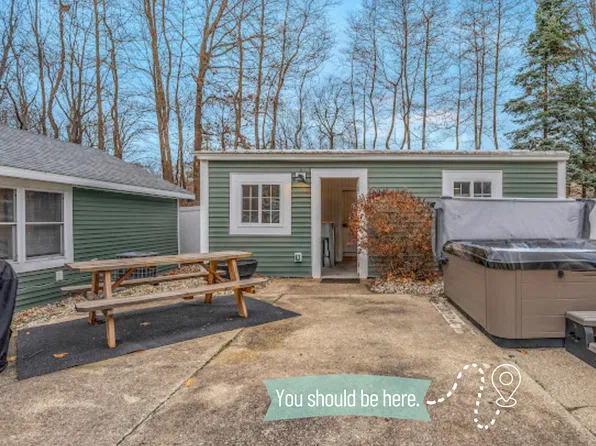 16837 Ferry St, Spring Lake, MI 49456